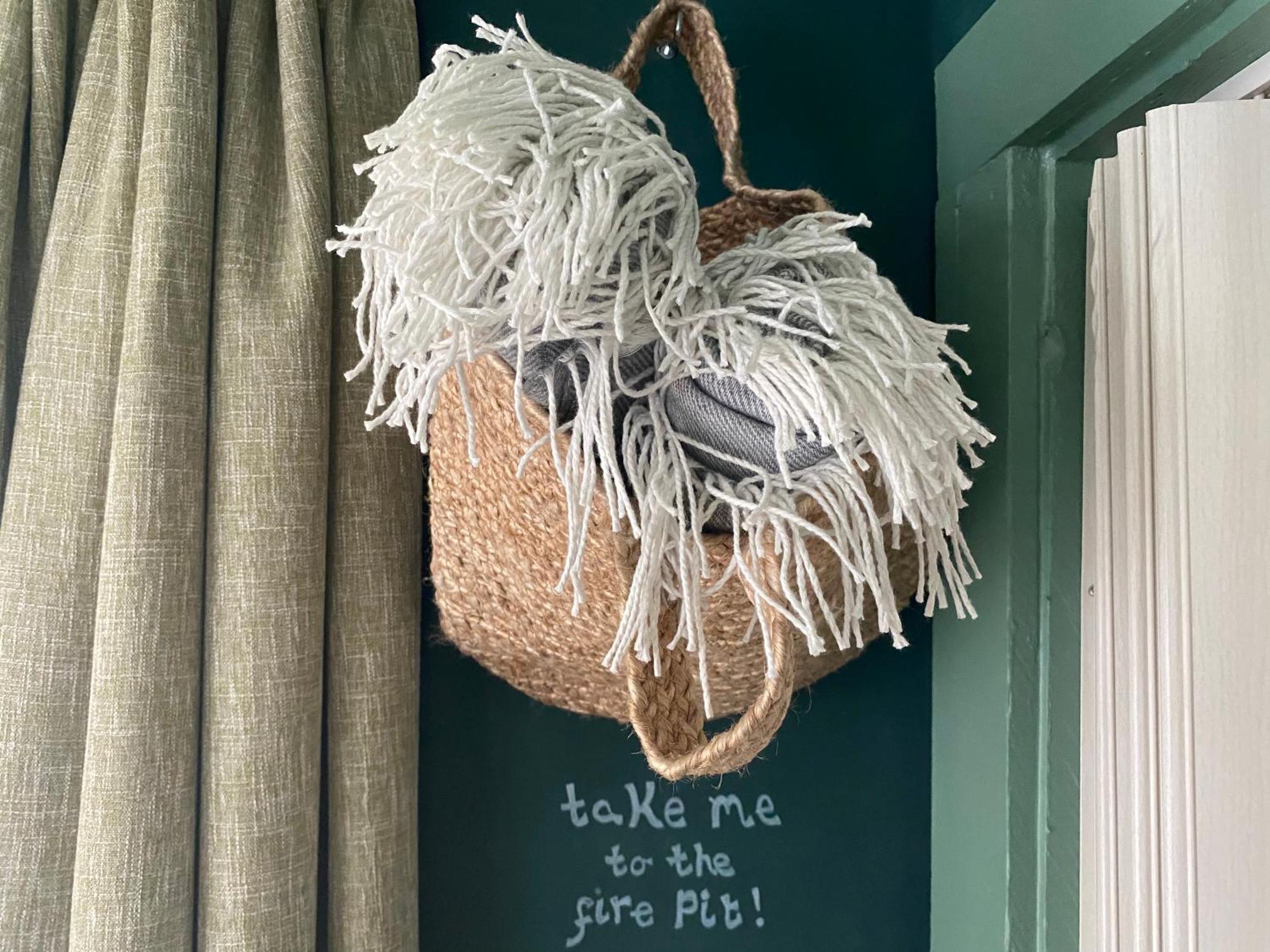 Mini Love Island Style Guest House Includes Personal Hot 24 Hour Swimming Pool, Outdoor Bathtub, Heated Dining Dome And Fire Pit, All This Is Secretly Located In The Busy Suburbs Of Nottingham Exterior foto
