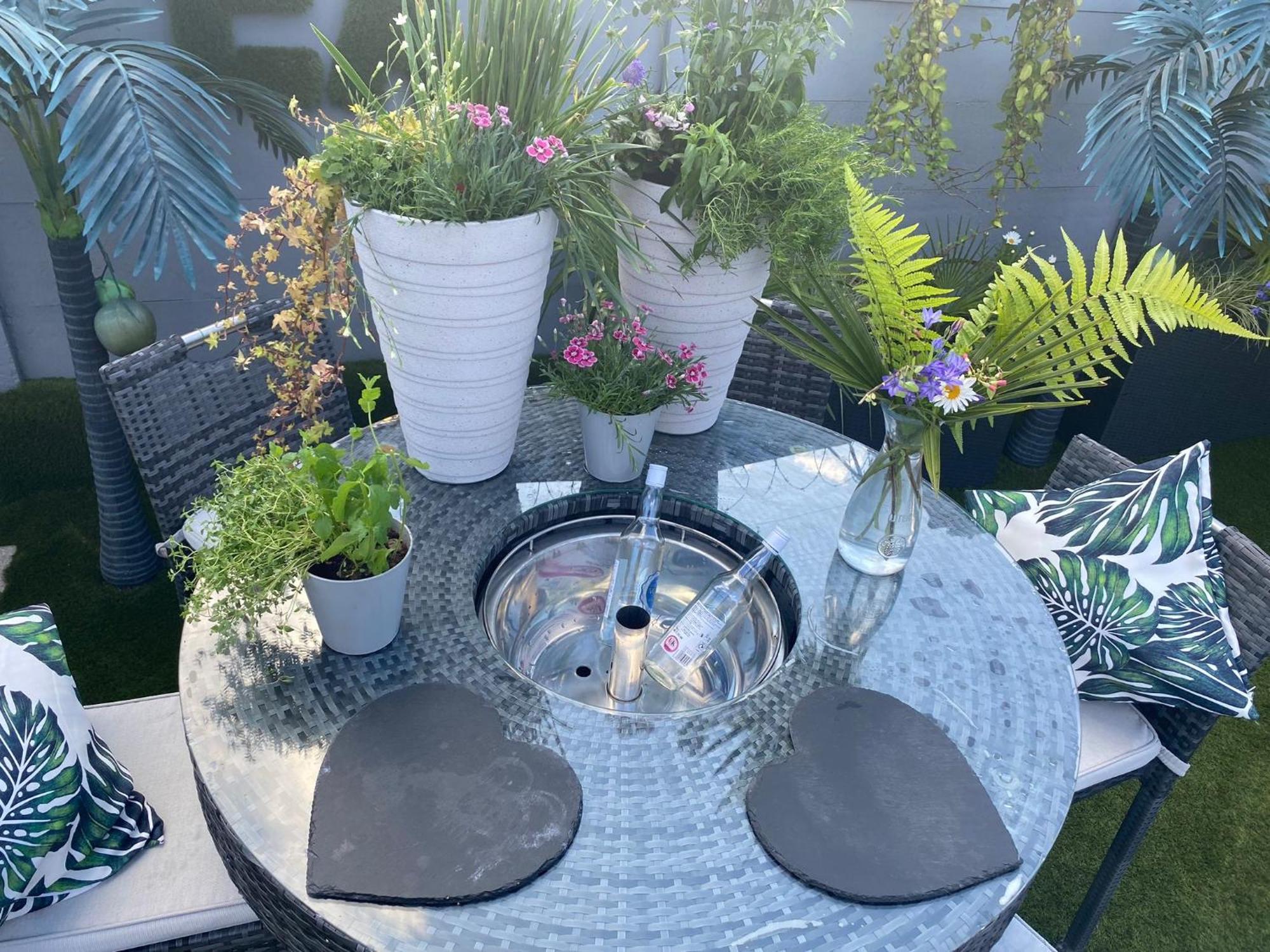 Mini Love Island Style Guest House Includes Personal Hot 24 Hour Swimming Pool, Outdoor Bathtub, Heated Dining Dome And Fire Pit, All This Is Secretly Located In The Busy Suburbs Of Nottingham Exterior foto